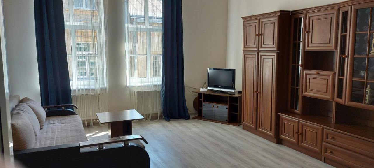 2 Bedroom Apartment On Tomashivskogo Street 7 Lviv Eksteriør billede