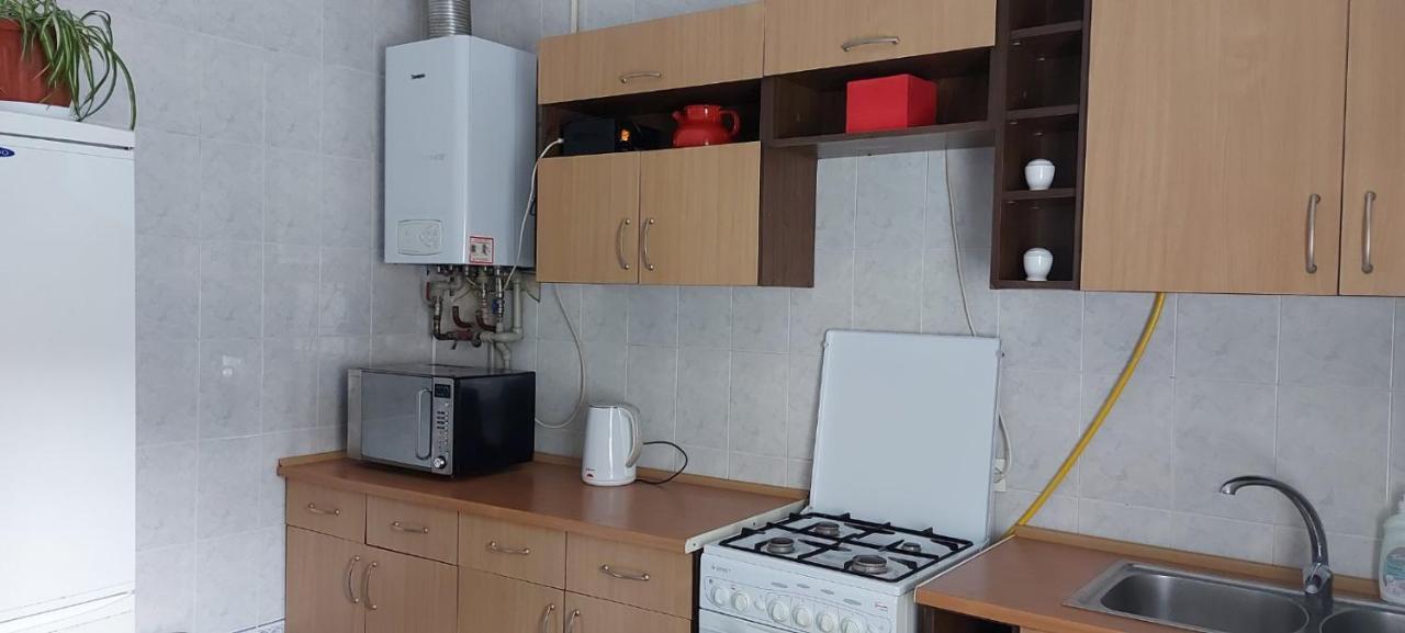 2 Bedroom Apartment On Tomashivskogo Street 7 Lviv Eksteriør billede