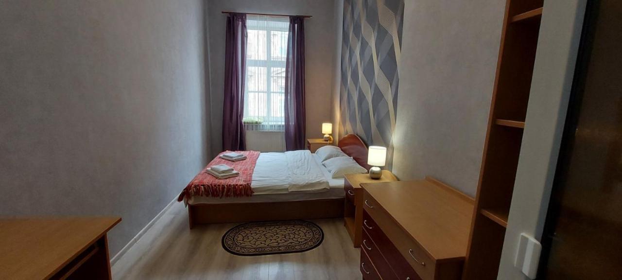 2 Bedroom Apartment On Tomashivskogo Street 7 Lviv Eksteriør billede